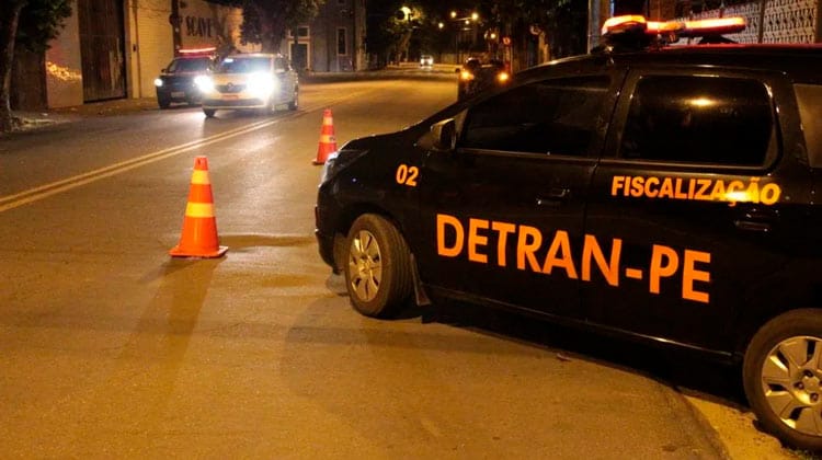 Detran-PE implanta novas regras para emissão do CRLV e CRV