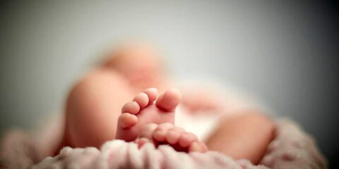 Bebê de 1 mês morre vítima da COVID-19 em Chapecó