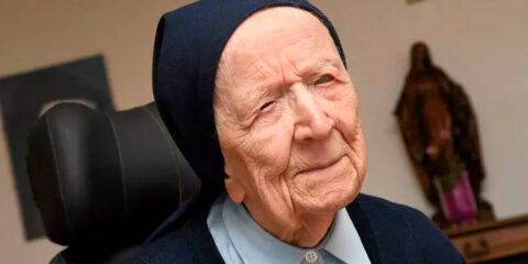 Freira de 116 anos, a segunda pessoa mais velha no mundo, supera Covid-19