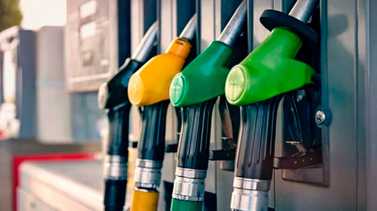 Preços dos combustíveis devem seguir em alta durante todo o ano