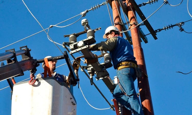 Aneel suspende operações de corte de energia até junho