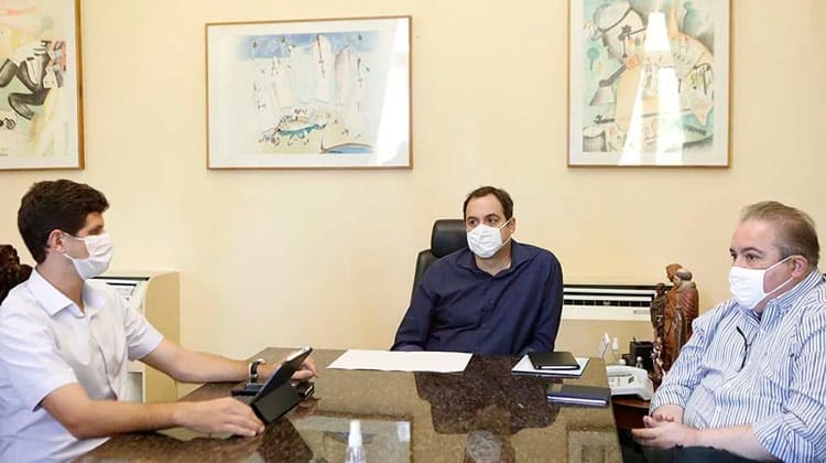 Governador de PE anuncia crédito emergencial para micro e pequenas empresas e suspende cobrança de tarifa social de água