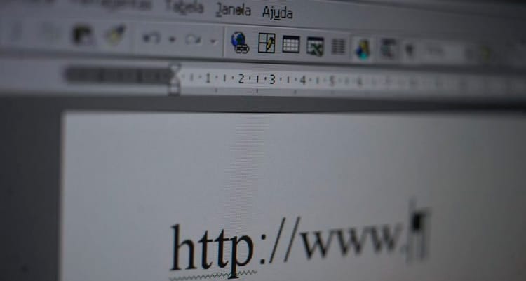 Como era a internet no Brasil antes da comercialização