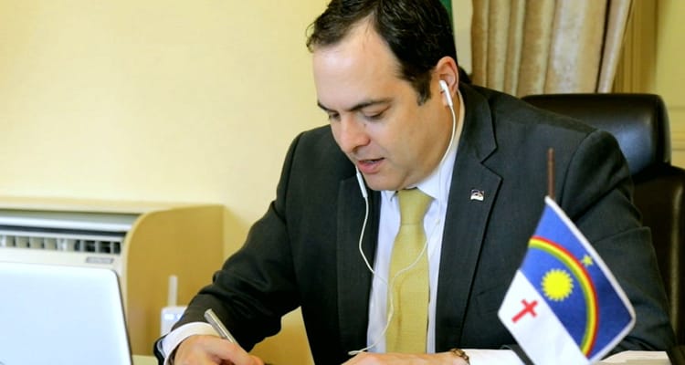 Paulo Câmara sanciona lei que regulamenta atividades religiosas em Pernambuco