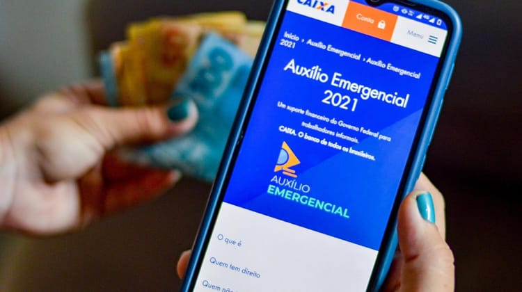 Auxílio emergencial é pago a beneficiários do Bolsa Família com NIS 4