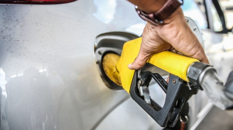 Com alta de 51%, preço da gasolina deve subir ainda mais no Brasil
