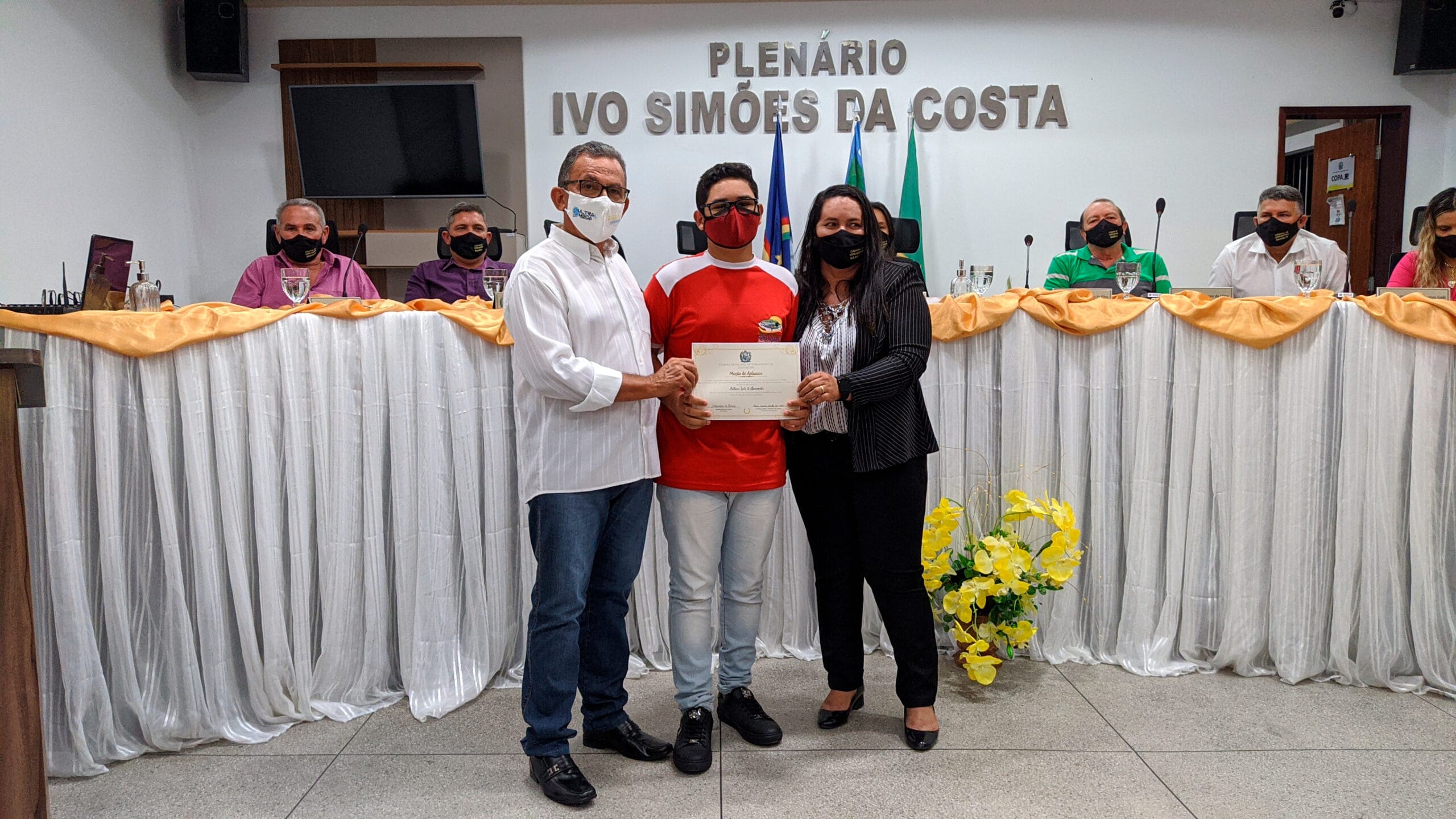 Câmara Municipal de Solidão realiza sessão solene de aplausos para entrega de títulos