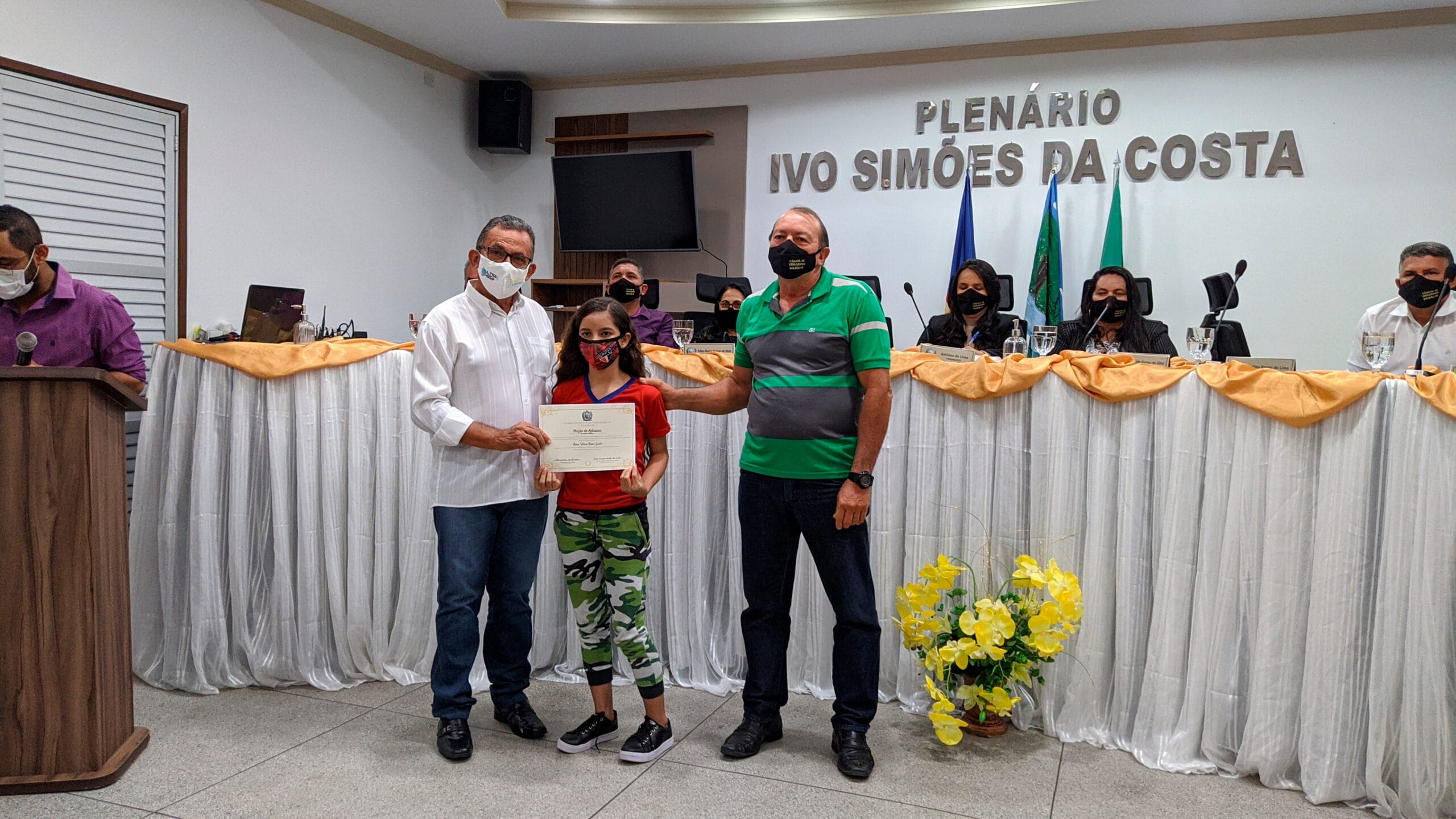 Câmara Municipal de Solidão realiza sessão solene de aplausos para entrega de títulos