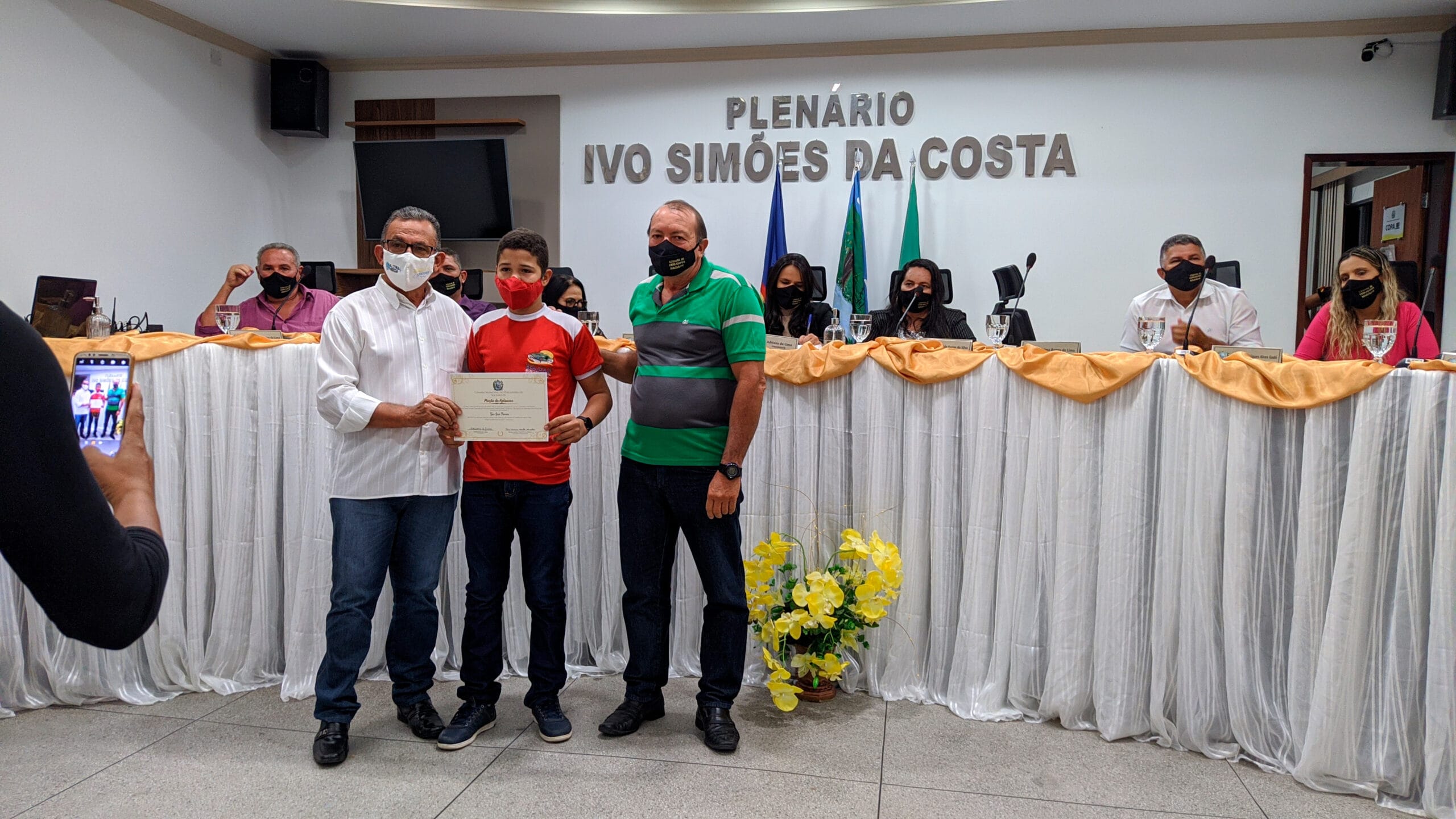Câmara Municipal de Solidão realiza sessão solene de aplausos para entrega de títulos
