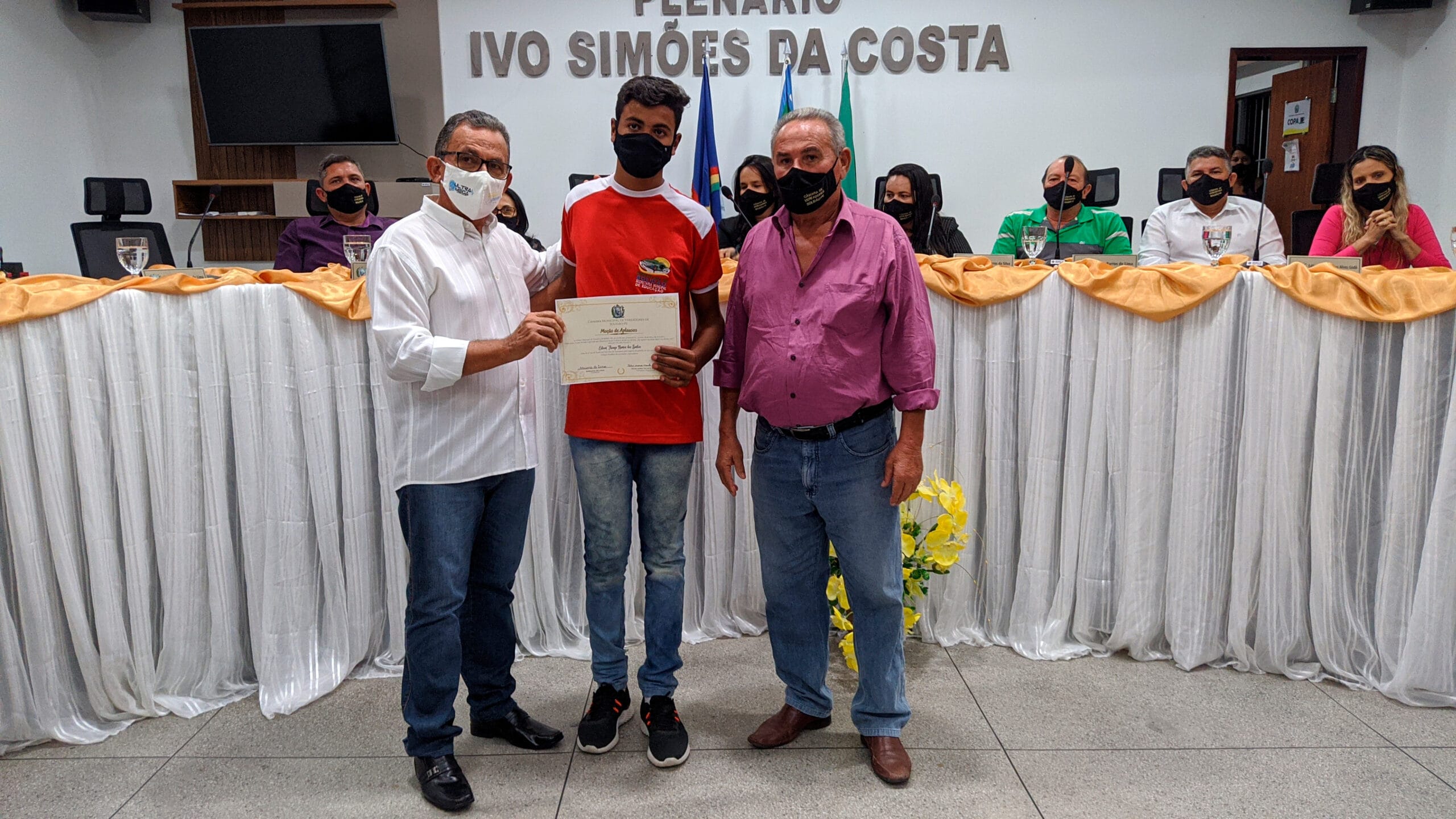 Câmara Municipal de Solidão realiza sessão solene de aplausos para entrega de títulos
