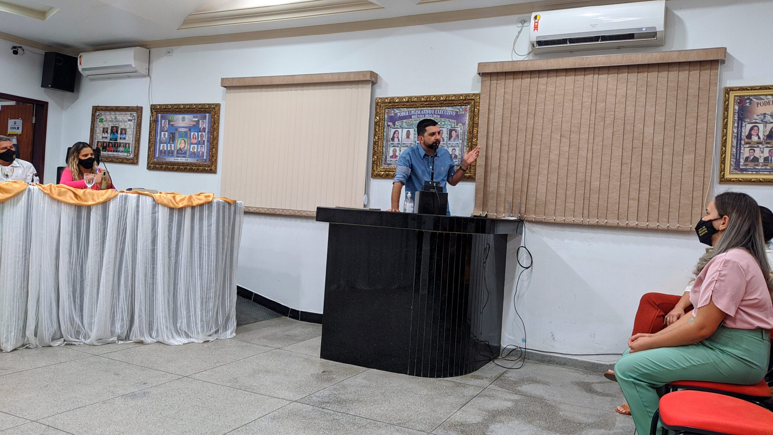 Câmara Municipal de Solidão realiza sessão solene de aplausos para entrega de títulosCâmara Municipal de Solidão realiza sessão solene de aplausos para entrega de títulos