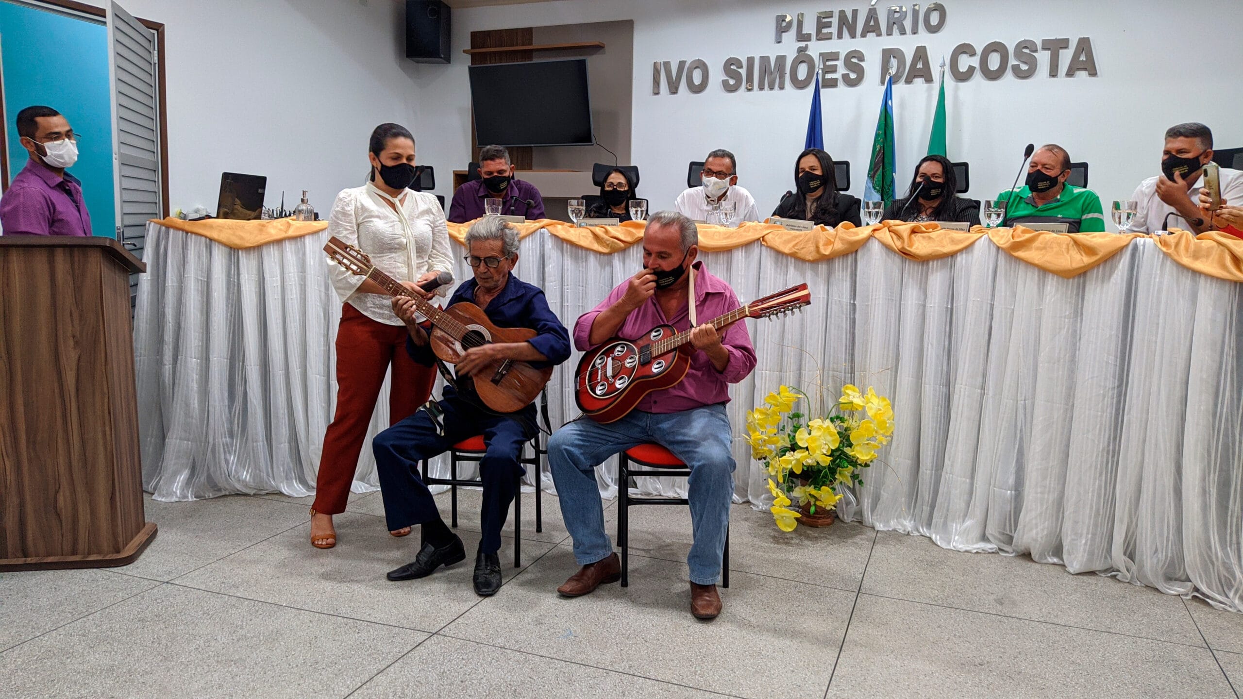 Câmara Municipal de Solidão realiza sessão solene de aplausos para entrega de títulos