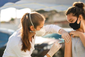 Ministério da Saúde passa a não recomendar vacinação de adolescentes sem comorbidades