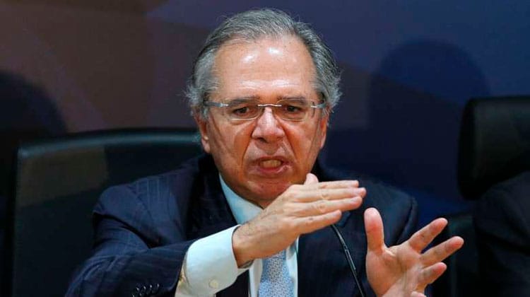 Prioridade zero é Bolsa Família de R$ 300, diz ministro