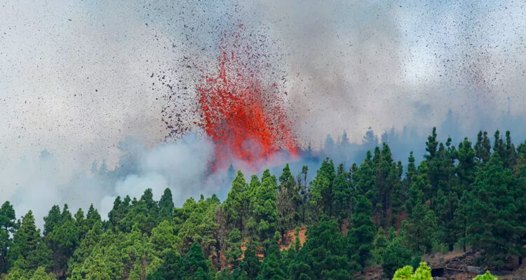 Vulcão entra em erupção nas Ilhas Canárias espanholas