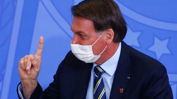 Bolsonaro promete decidir nesta semana se prorrogará auxílio emergencial