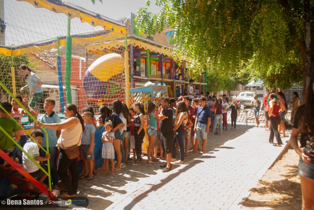 Djalma Alves promoveu manhã de lazer para as crianças em parque