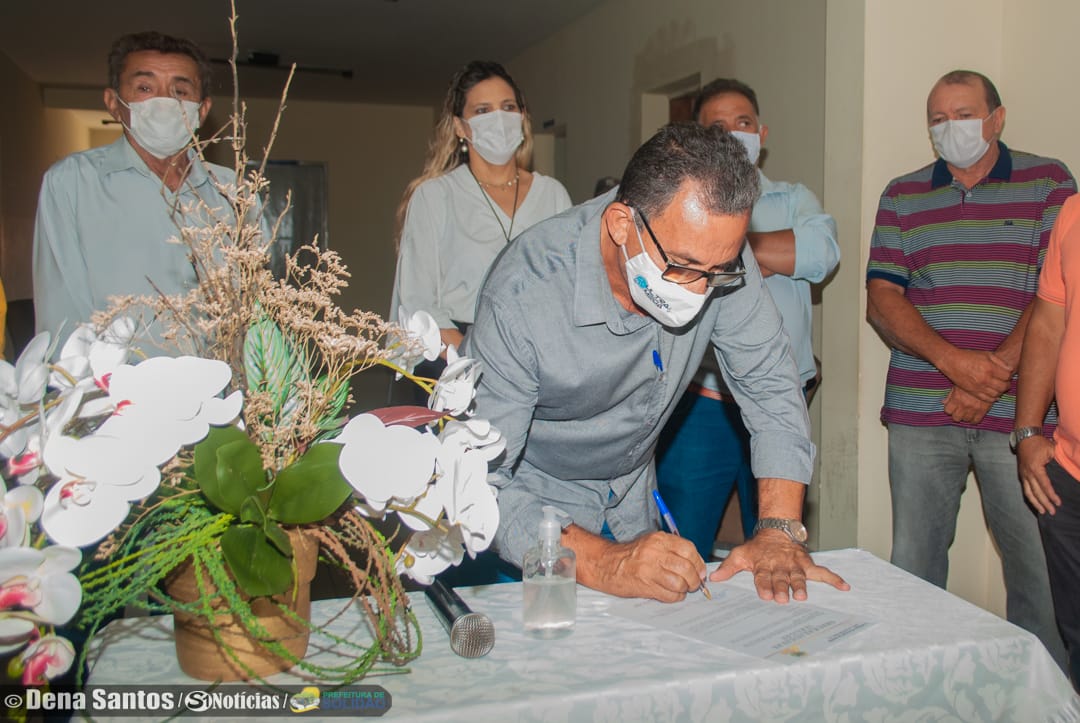 Prefeito Djalma Alves assina ordem de serviço para reforma do prédio da Prefeitura