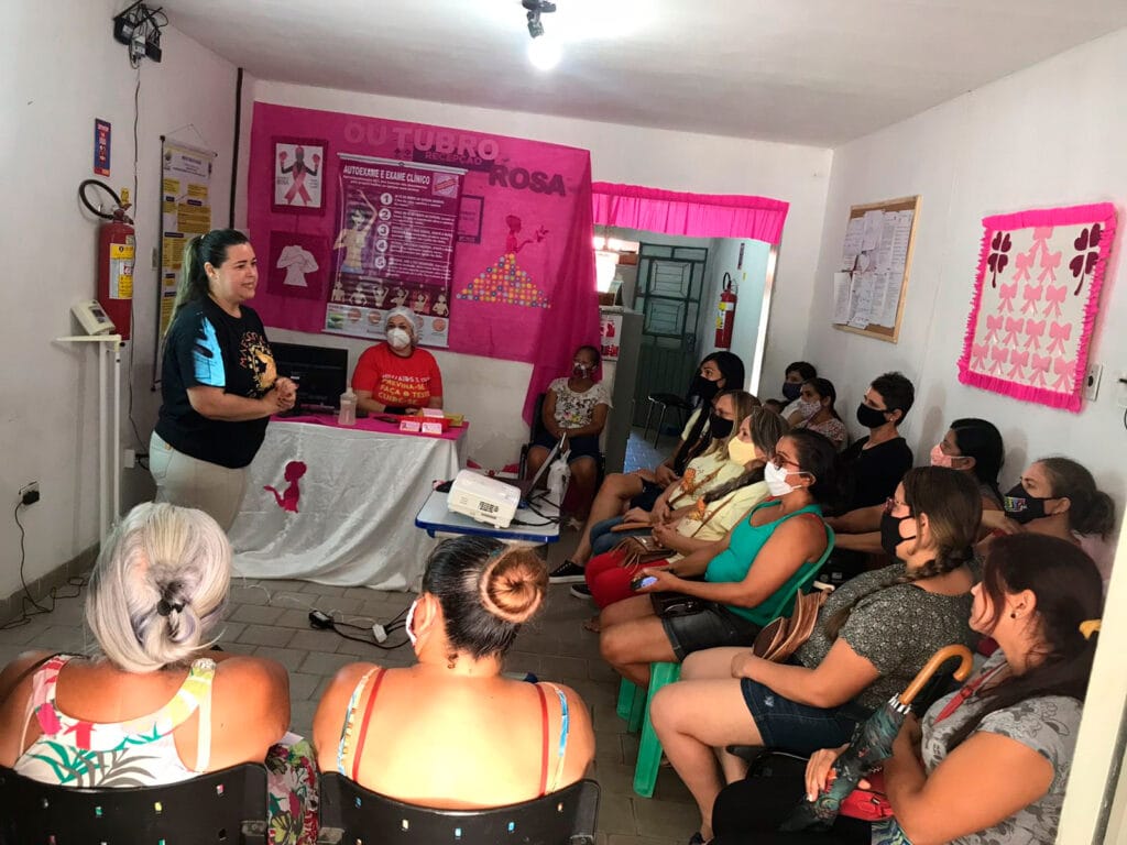 Solidão realiza ações em alusão ao outubro rosa