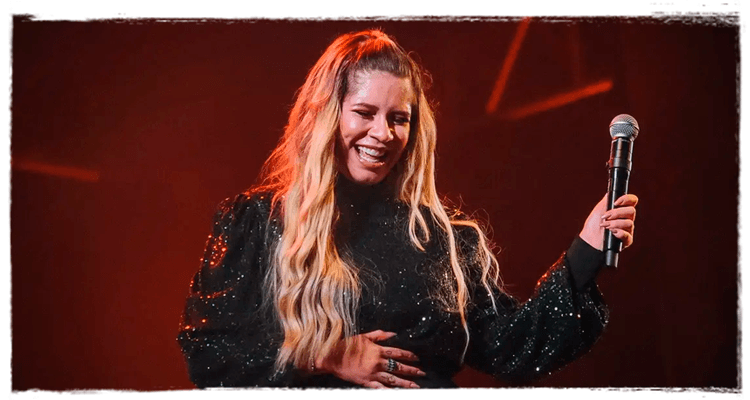 'Prêmio Multishow 2021' cancela votações e elege Marília Mendonça como cantora do ano