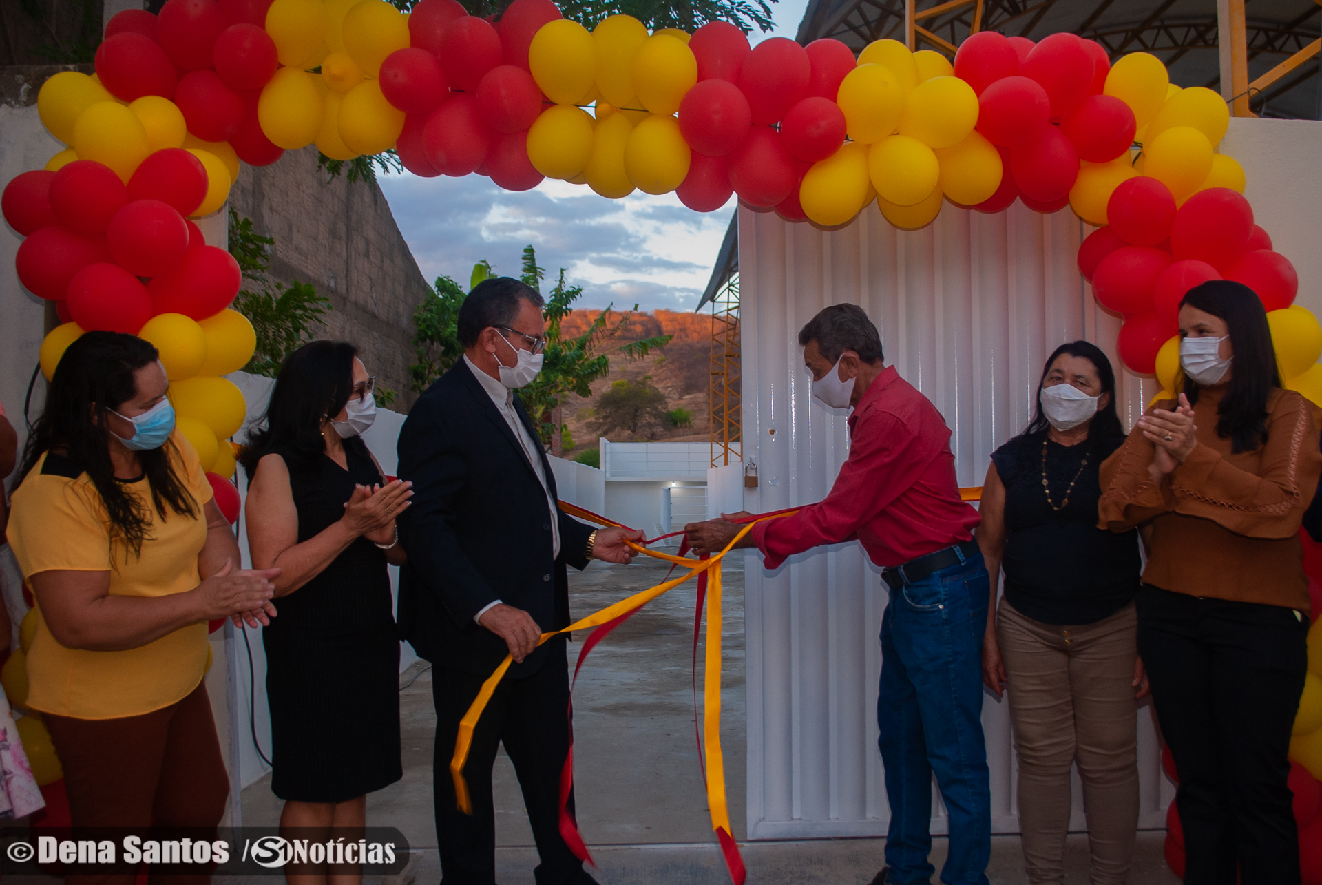 Fotos da inauguração quadra de Solidão: