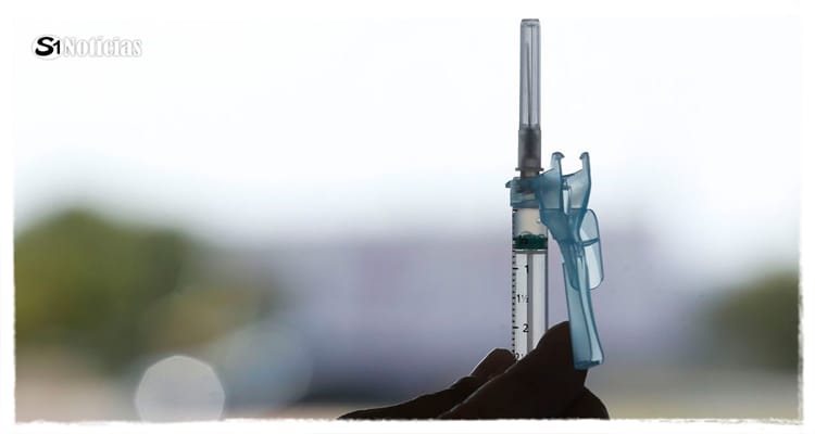 Estudo indica que vacinas aumentam proteção de quem já teve Covid-19