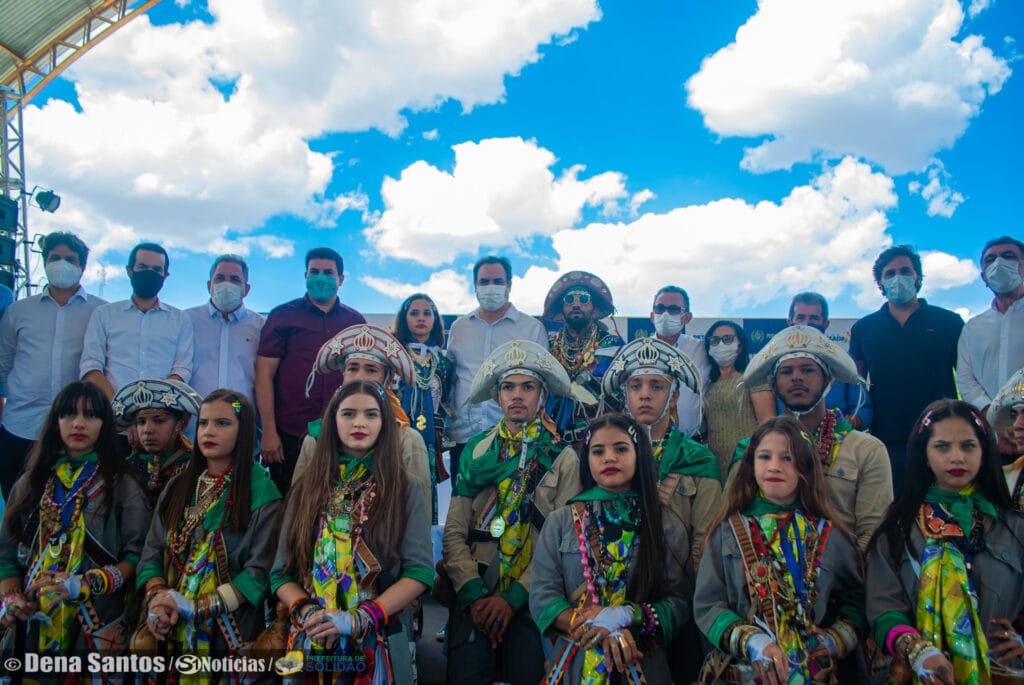 Governador Paulo Câmara é recepcionado em Solidão pelo Prefeito Djalma Alves