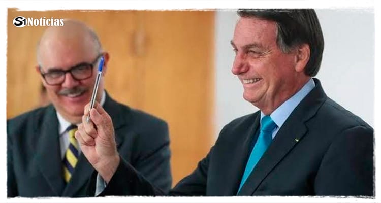 Bolsonaro assina portaria de aumento salarial de 33,2% a professores