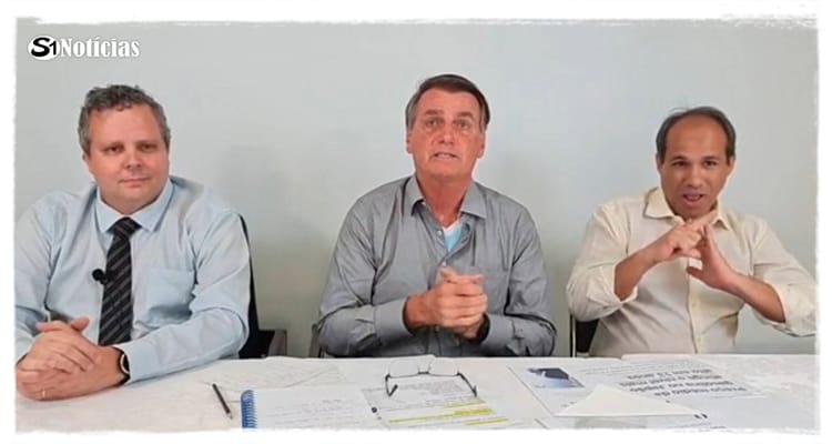 Bolsonaro confunde origem de Padre Cícero e chama assessores de 'pau de arara'