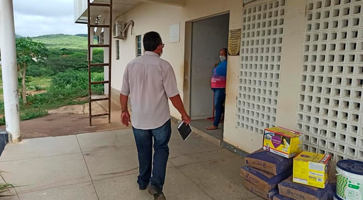 Djalma Alves visita UBS de Pelo Sinal para dar inicio a reforma estrutural e eletrica do prédio