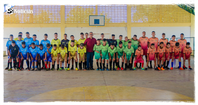 Prefeito Djalma Alves acompanha Campeonato Municipal de Futsal Mirim Masculino