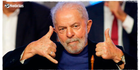 Luiz Inácio Lula da Silva é eleito presidente do Brasil