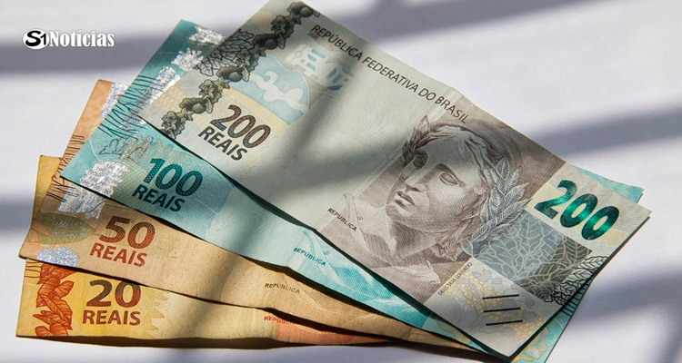 Bolsa Família paga valor extra e benefício é o maior da história