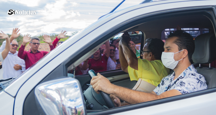 População de Solidão celebra com emoção o retorno do Prefeito Djalma Alves