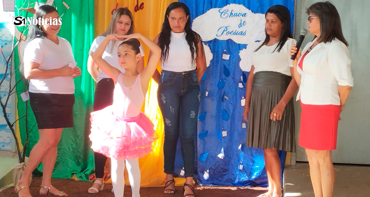 Escola Antônio Gomes celebra o I Recital de Poesias