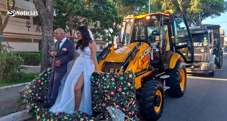 Noiva vai ao casamento de trator para homenagear pai e irmão