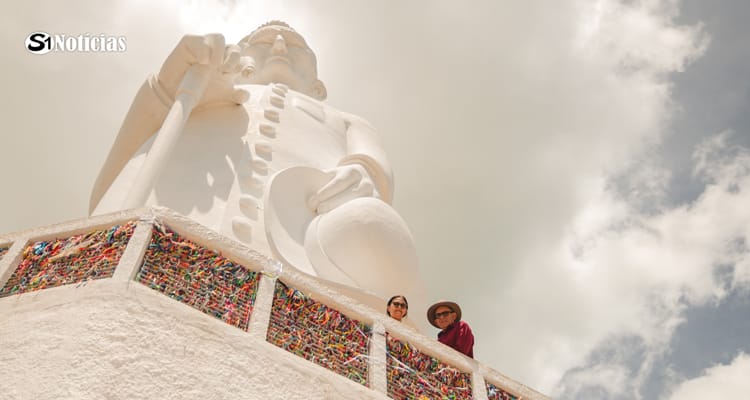 Prefeito de Solidão, Djalma Alves, cumpre promessa em Juazeiro do Norte