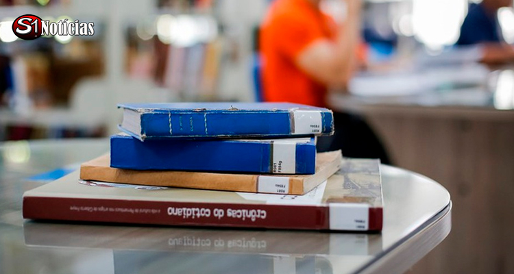 Bônus Livro: Governo regulamenta pagamento de R$ 1 mil por ano para professores da Rede Estadual