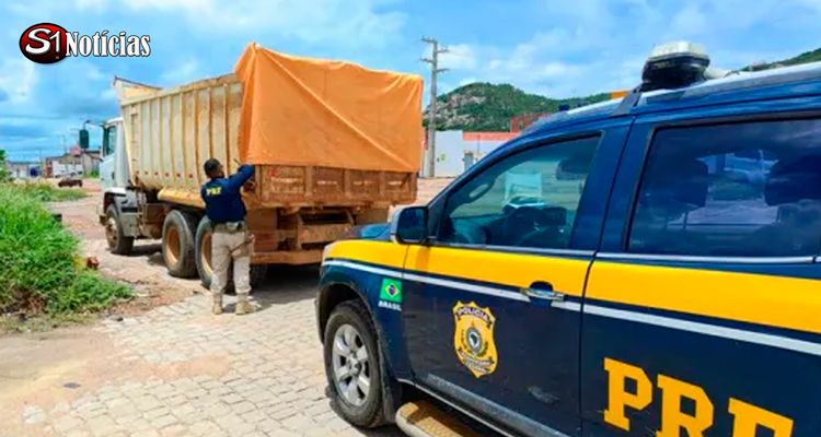 Caminhão carregado com minério de ouro irregular é retido pela PRF em Salgueiro