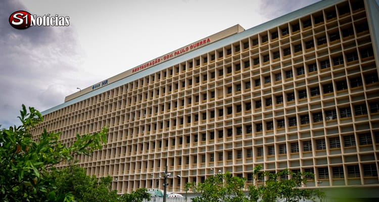 Paciente rouba arma, mata vigilante no Hospital da Restauração e é morto em seguida