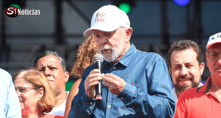 Lula sanciona lei que altera tabela do Imposto de Renda