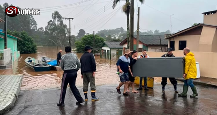 Número de mortos pelas chuvas no RS chega a 37 e 74 pessoas estão desaparecidas