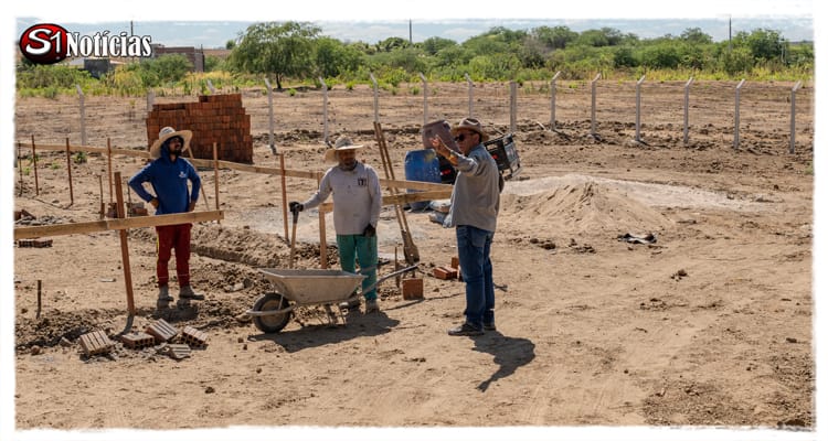 Prefeito Djalma Alves Visita Obra de Estação Elevatória que Leva Água ao Município de Solidão
