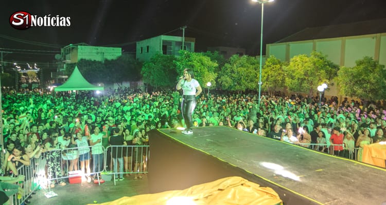 Silvinho, Feitiço de Menina e Mara Pavanelly animam 4º dia da 54ª Festa dos Romeiros