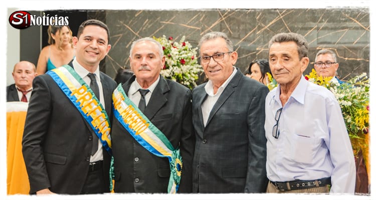 Prefeito Mayco Pablo, Vice Antônio Marinheiro e vereadores tomam posse em Solidão