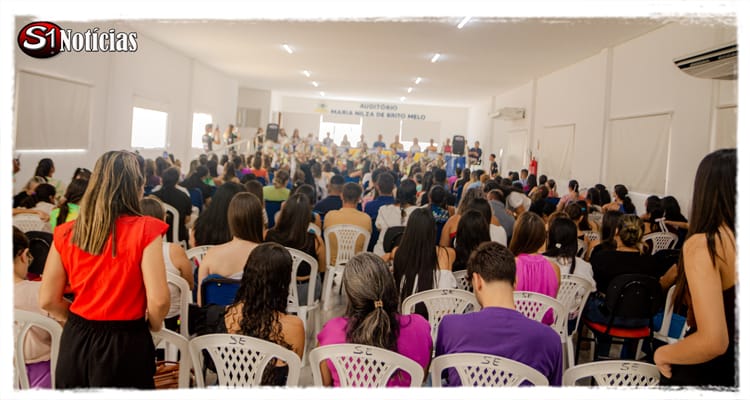 Prefeito Mayco Anuncia Aumento do Piso Salarial dos Professores no 1º Encontro Pedagógico da Rede Municipal de Ensino