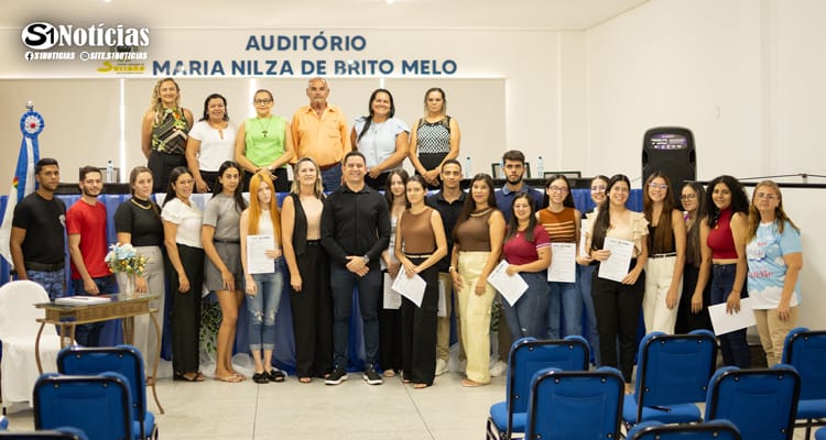 Prefeitura de Solidão realiza assinatura das Bolsas de Estudos 2025
