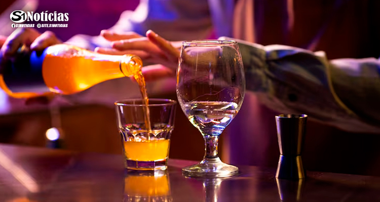 Crise do metanol: rede criminosa de adulteração de bebidas é alvo de operação 