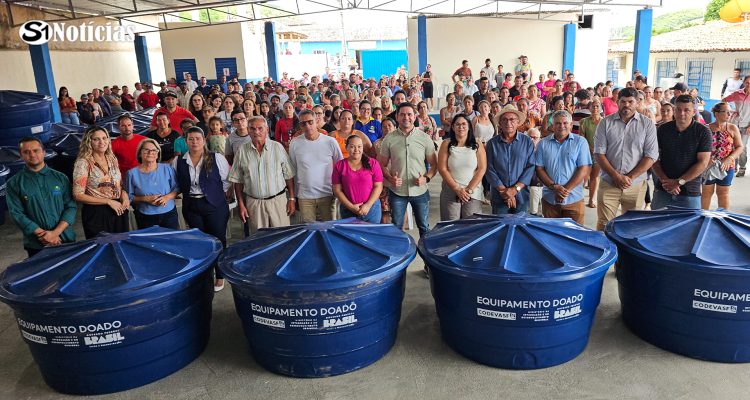 Prefeitura de Solidão realiza entrega de 200 caixas d’água para fortalecer a zona rural
