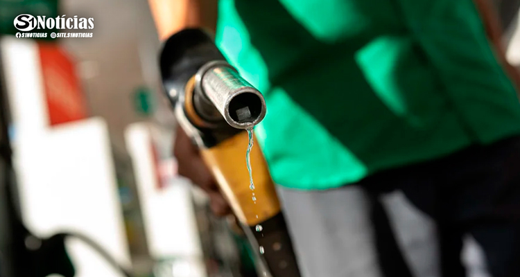 Lula publica decreto com subsídio de R$ 0,44 por litro da gasolina